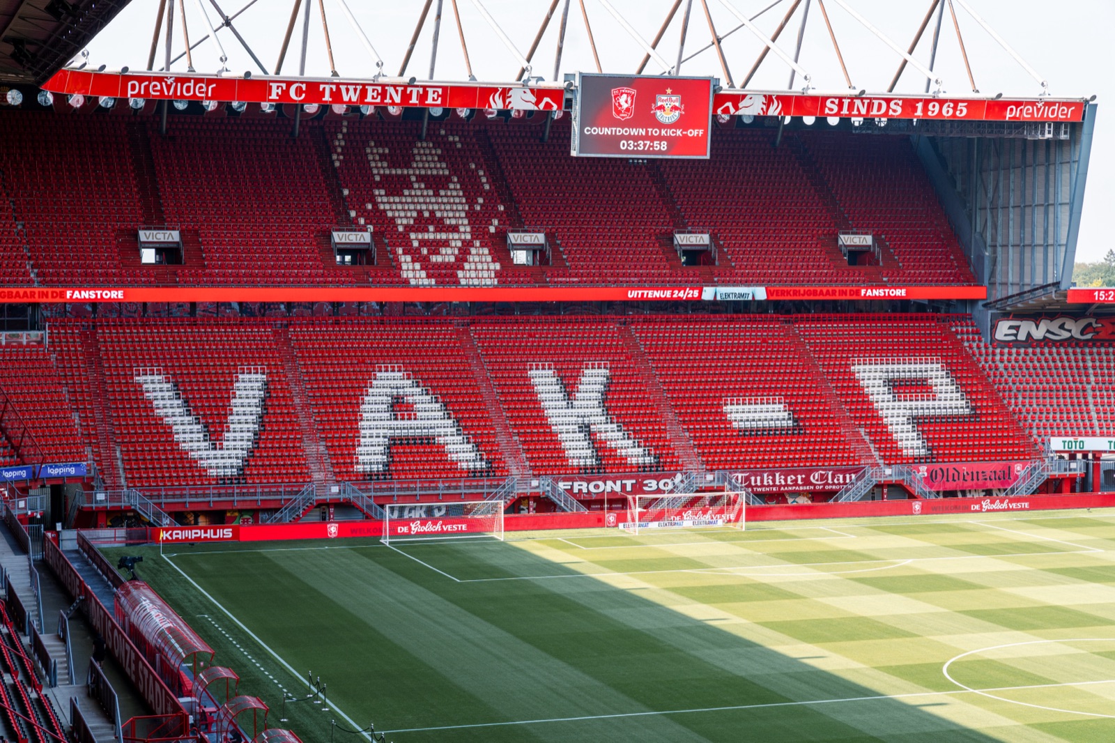 Scoring from the office at FC Twente with ValidSign