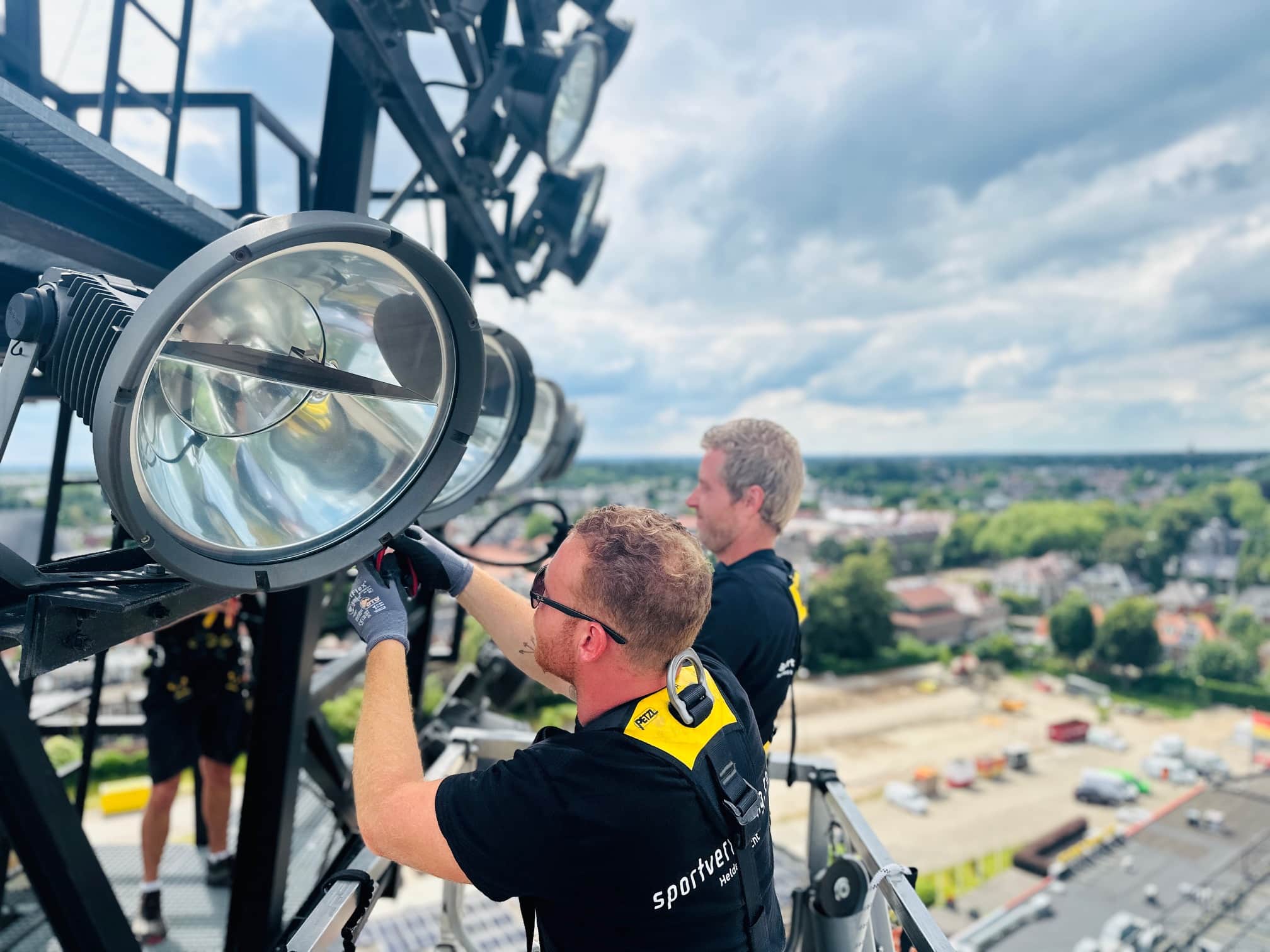 Sportverlichting.com accelerates the signing process from months to days